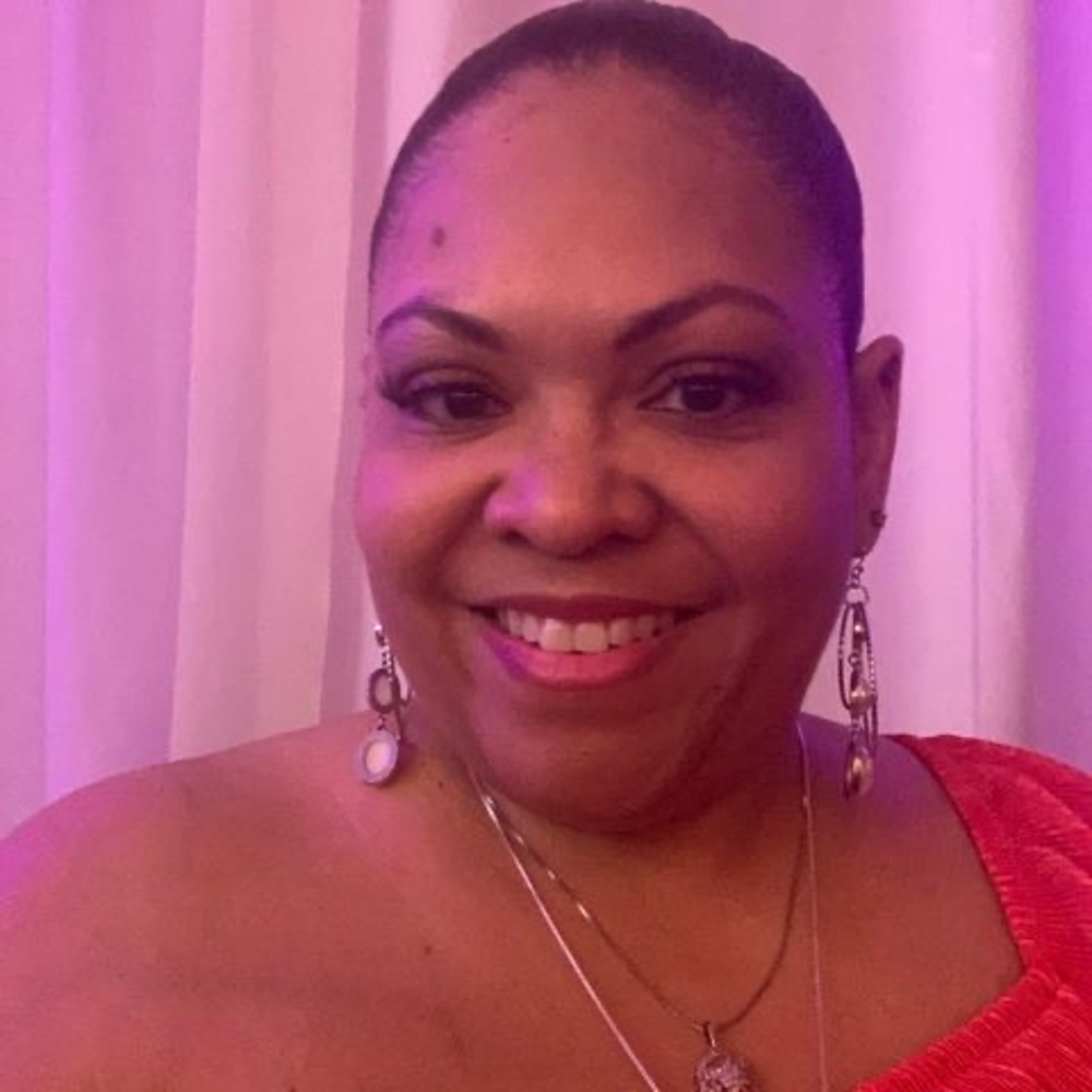 Meet your Posher, Gina